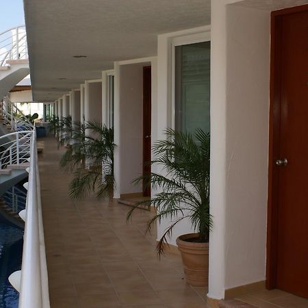 Suites Riviera Cancun Exterior photo